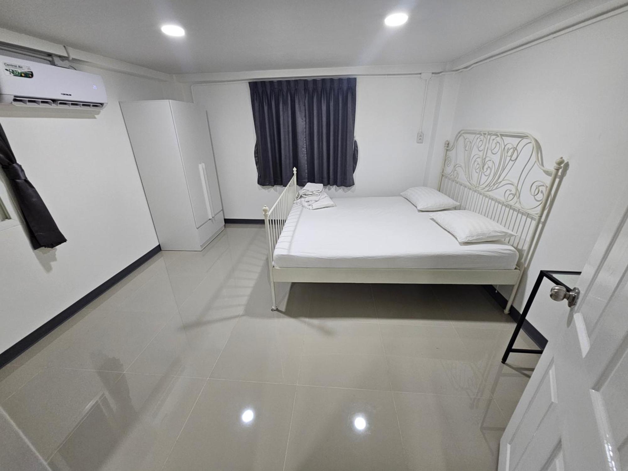 Loft 21 Apartment Romklao Bangkok Esterno foto